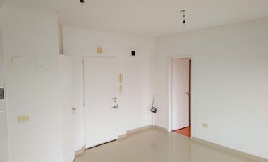Venta Departamento Lanús Oeste al Frente 2 ambientes con Toilette