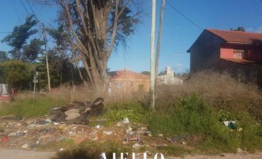 Lote en venta. 230 mt2. Sobre asfalto. Barrio Aeroparque.