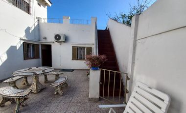 Casa en venta - 3 Dormitorios 2 Baños - Cochera - 289Mts2 - Florencio Varela