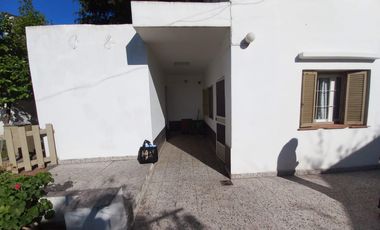 Casa en venta - 3 Dormitorios 2 Baños - Cochera - 289Mts2 - Florencio Varela