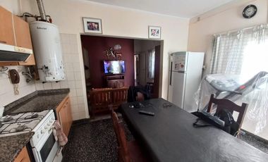 Casa en venta - 3 Dormitorios 2 Baños - Cochera - 289Mts2 - Florencio Varela