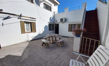 Casa en venta - 3 Dormitorios 2 Baños - Cochera - 289Mts2 - Florencio Varela