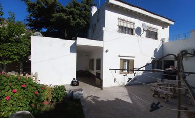 Casa en venta - 3 Dormitorios 2 Baños - Cochera - 289Mts2 - Florencio Varela