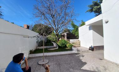 Casa en venta - 3 Dormitorios 2 Baños - Cochera - 289Mts2 - Florencio Varela