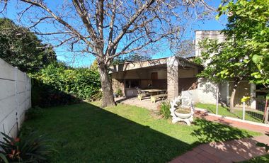 Casa en venta - 3 Dormitorios 2 Baños - Cochera - 289Mts2 - Florencio Varela