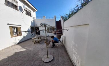 Casa en venta - 3 Dormitorios 2 Baños - Cochera - 289Mts2 - Florencio Varela