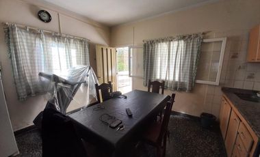 Casa en venta - 3 Dormitorios 2 Baños - Cochera - 289Mts2 - Florencio Varela