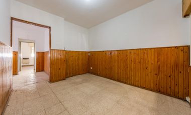 VENTA / Permuta- Casa - 2 dormitorios con local- Capitán Bermúdez, San Lorenzo