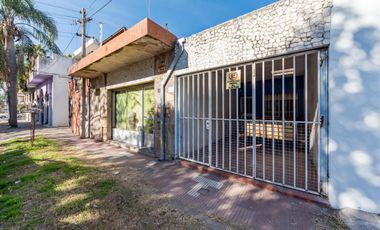 VENTA / Permuta- Casa - 2 dormitorios con local- Capitán Bermúdez, San Lorenzo