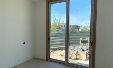 ACEPTA FINANCIACION!! Casa en Venta en Carpinchos - Nordelta