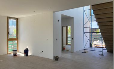 ACEPTA FINANCIACION!! Casa en Venta en Carpinchos - Nordelta
