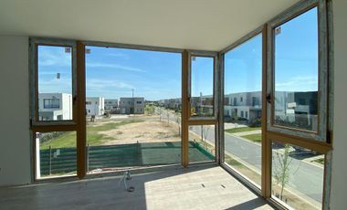 ACEPTA FINANCIACION!! Casa en Venta en Carpinchos - Nordelta