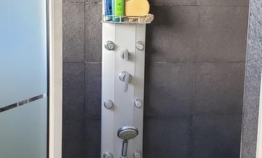 Casa de categoría con piscina, quincho y parque en Berazategui Centro