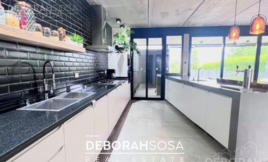 Casa de estilo moderno en Venta al agua! 4 ambientes al agua con pileta - El Cantón- Escobar
