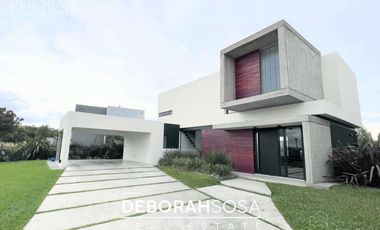 Casa de estilo moderno en Venta al agua! 4 ambientes al agua con pileta - El Cantón- Escobar