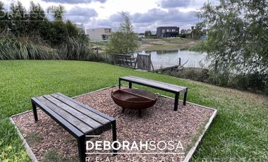 Casa de estilo moderno en Venta al agua! 4 ambientes al agua con pileta - El Cantón- Escobar