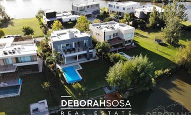 Casa de estilo moderno en Venta al agua! 4 ambientes al agua con pileta - El Cantón- Escobar
