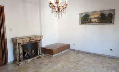Venta Departamento con Galpón y Local en Ramos Mejia Muy buen Estado