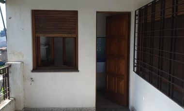Venta Departamento con Galpón y Local en Ramos Mejia Muy buen Estado