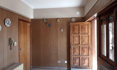 Venta Departamento con Galpón y Local en Ramos Mejia Muy buen Estado