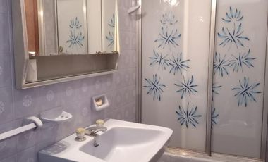 Venta Departamento con Galpón y Local en Ramos Mejia Muy buen Estado