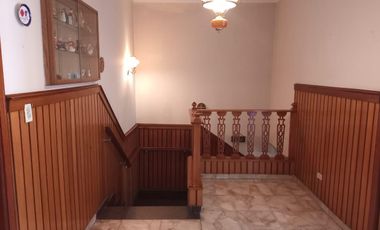 Venta Departamento con Galpón y Local en Ramos Mejia Muy buen Estado