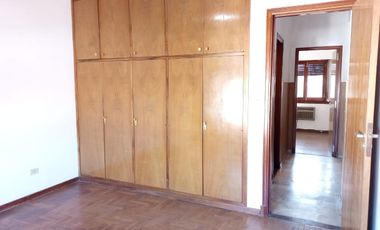 Venta Departamento con Galpón y Local en Ramos Mejia Muy buen Estado