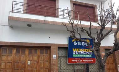 Venta Departamento con Galpón y Local en Ramos Mejia Muy buen Estado
