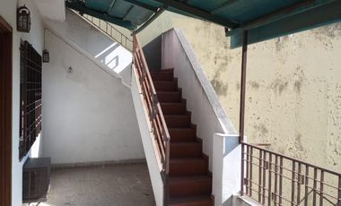 Venta Departamento con Galpón y Local en Ramos Mejia Muy buen Estado