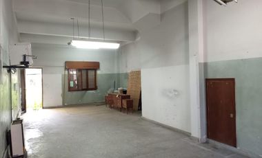 Venta Departamento con Galpón y Local en Ramos Mejia Muy buen Estado