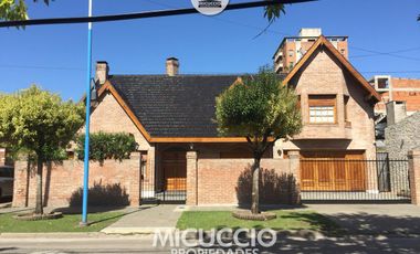 Casa en Venta, Hipólito Yrigoyen 770, Belén de Escobar
