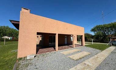 Casa 3 amb con amplio parque. Mar Chiquita