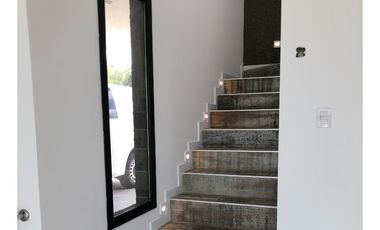 Casa en venta - 3 Dormitorios 3 Baños - Cochera - 530Mts2 - San Pablo, Pilar