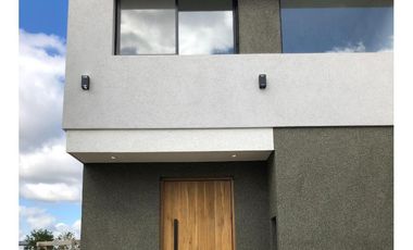 Casa en venta - 3 Dormitorios 3 Baños - Cochera - 530Mts2 - San Pablo, Pilar