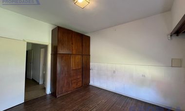 Venta de Casa 4 ambientes con jardin ideal inversor en San Miguel importante lote