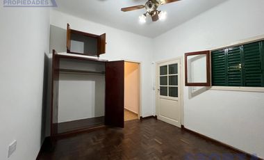 Venta de Casa 4 ambientes con jardin ideal inversor en San Miguel importante lote
