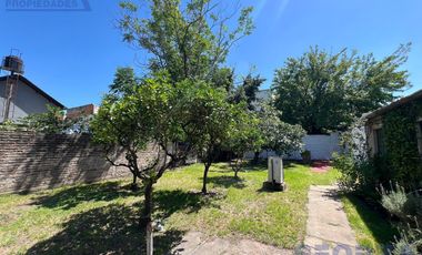 Venta de Casa 4 ambientes con jardin ideal inversor en San Miguel importante lote