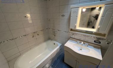 Venta de Casa 4 ambientes con jardin ideal inversor en San Miguel importante lote