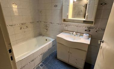 Venta de Casa 4 ambientes con jardin ideal inversor en San Miguel importante lote
