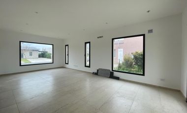 Excelente casa en venta en Altos de Campo Grande