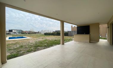 Excelente casa en venta en Altos de Campo Grande