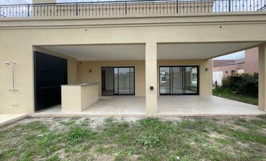 Excelente casa en venta en Altos de Campo Grande