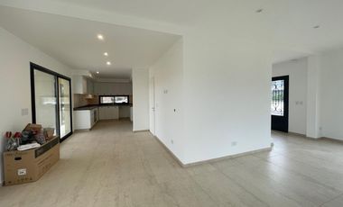 Excelente casa en venta en Altos de Campo Grande
