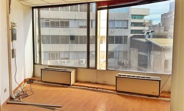 Oficina versátil!  a pasos Ahumada y metro U Chile