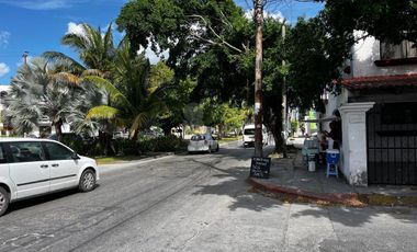 LOCAL O CASA CON USO DE SUELO COMERCIAL SOBRE AVENIDA DE LA LUNA, CASA O LOCALES