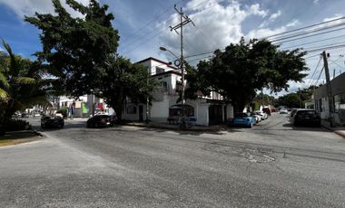 LOCAL O CASA CON USO DE SUELO COMERCIAL SOBRE AVENIDA DE LA LUNA, CASA O LOCALES