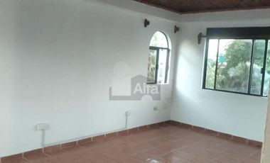 LOCAL O CASA CON USO DE SUELO COMERCIAL SOBRE AVENIDA DE LA LUNA, CASA O LOCALES
