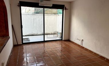 LOCAL O CASA CON USO DE SUELO COMERCIAL SOBRE AVENIDA DE LA LUNA, CASA O LOCALES