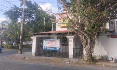 LOCAL O CASA CON USO DE SUELO COMERCIAL SOBRE AVENIDA DE LA LUNA, CASA O LOCALES