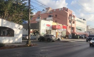 LOCAL O CASA CON USO DE SUELO COMERCIAL SOBRE AVENIDA DE LA LUNA, CASA O LOCALES